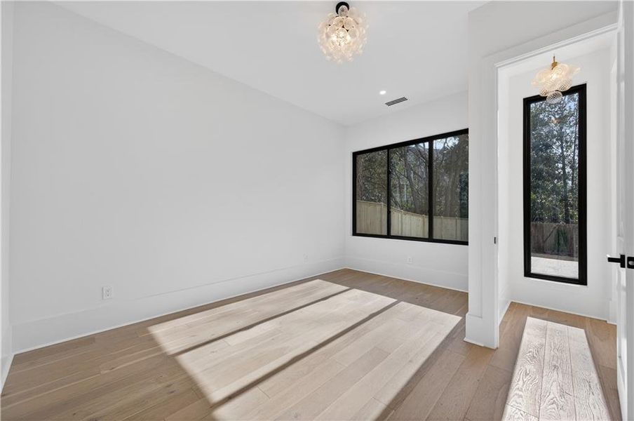 Spacious, unfurnished interior of a new home in , Atlanta (Image 24).