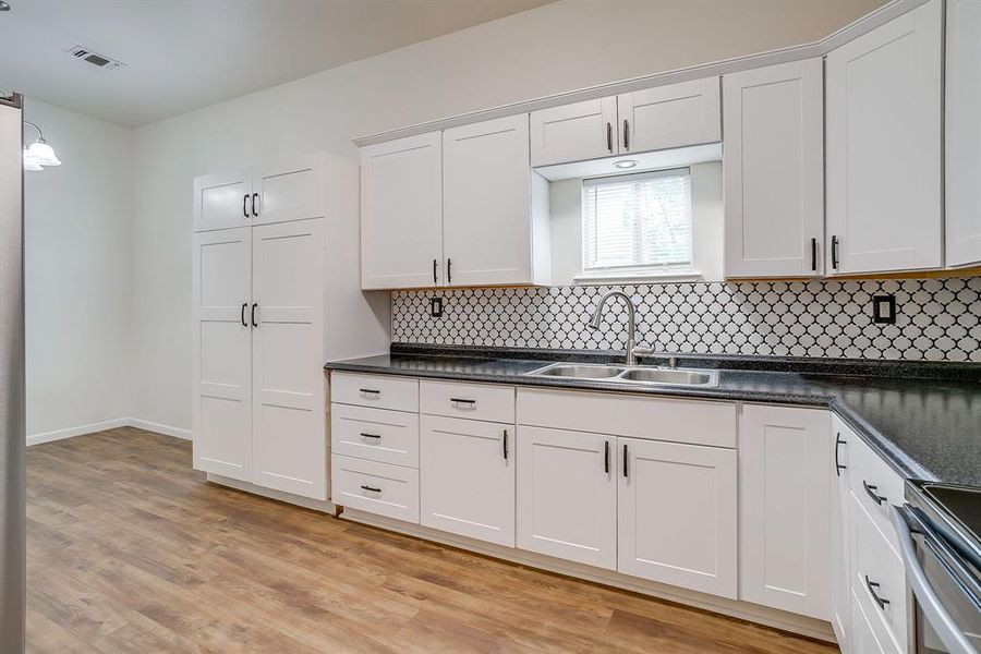 Furnished interior view inside a new home in , Mineral Wells (Image 5).