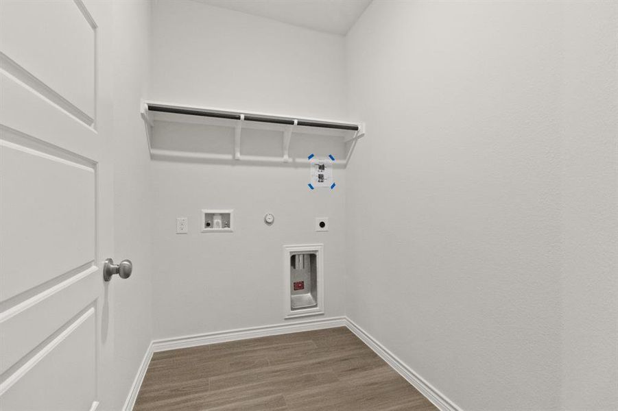 Spacious, unfurnished interior of a new home in Retreat at Fossil Creek, Fort Worth (Image 13).