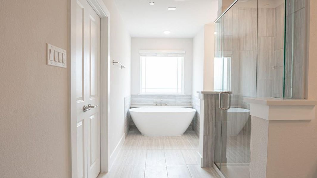 the-abbey-at-mercer-crossing-oak-farmers-branch-primary-bathroom-1