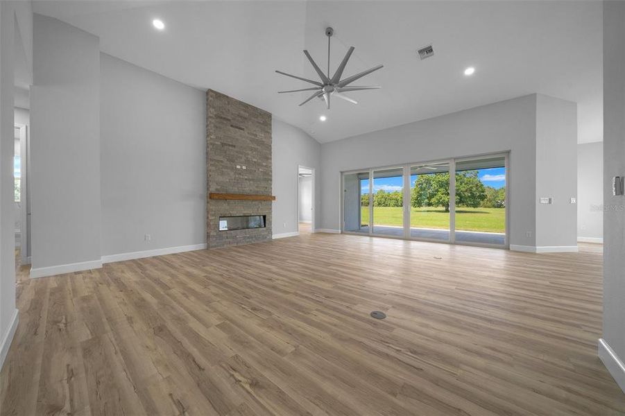 Spacious, unfurnished interior of a new home in , Ocala (Image 17).
