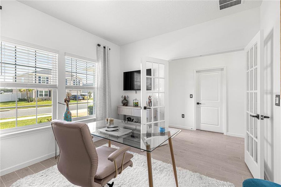 Furnished interior view inside a new home in , Ocala (Image 38).