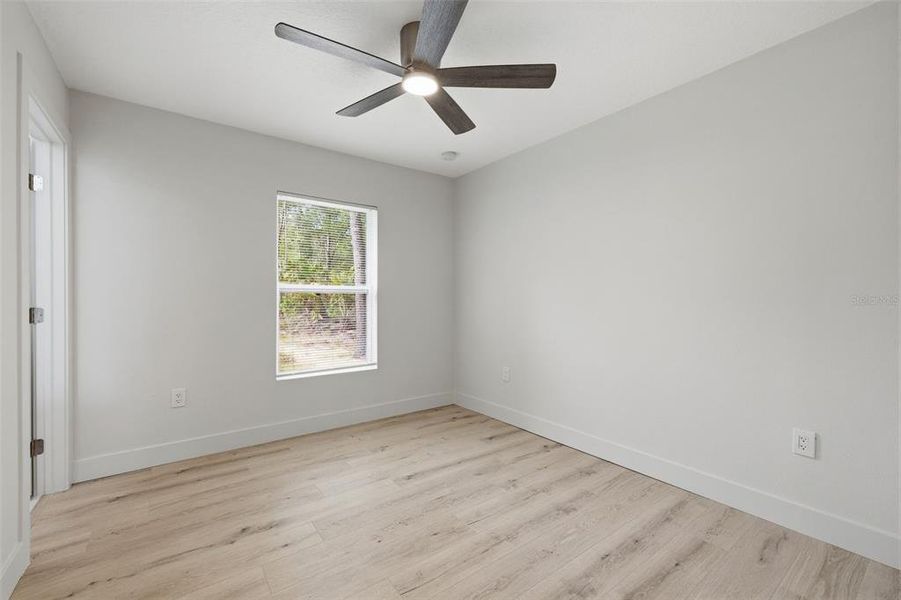 Spacious, unfurnished interior of a new home in , Crystal River (Image 24).