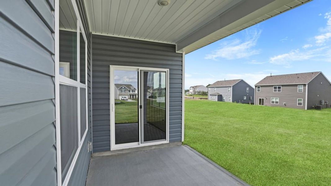 Exterior details and patio area of a home in Woodglen, Piedmont (Image 3).