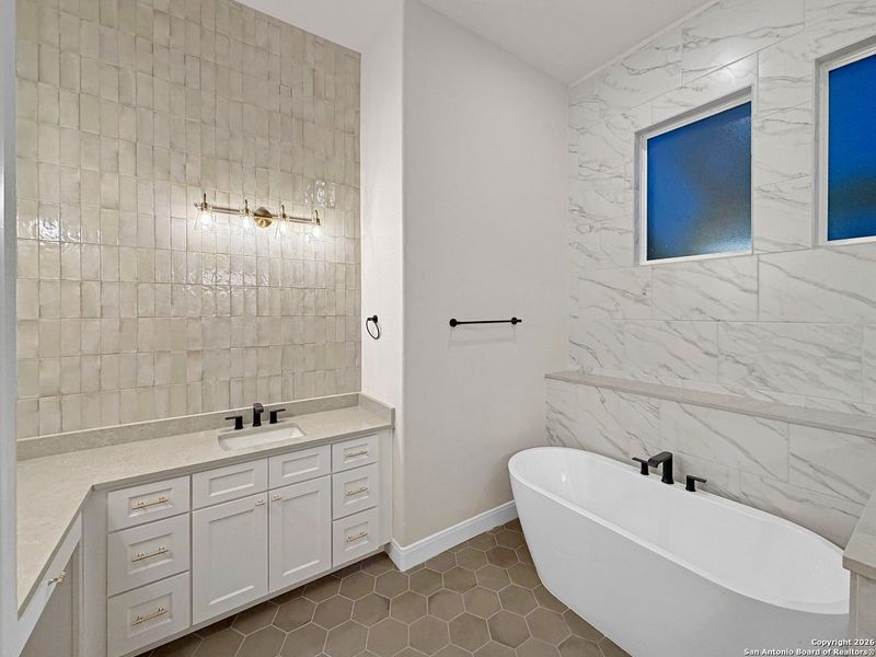 Furnished interior view inside a new home in , Bulverde (Image 10).