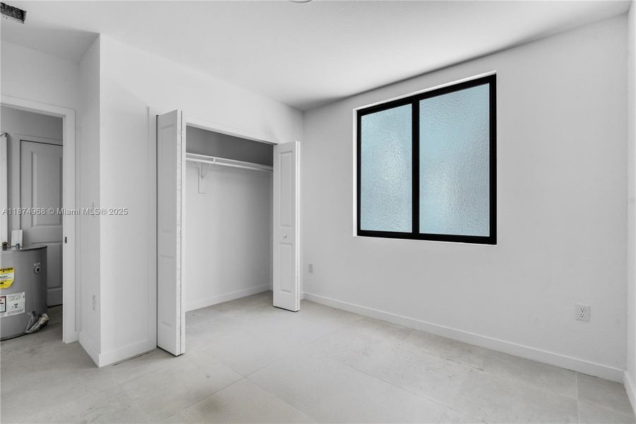 Spacious, unfurnished interior of a new home in , Miami (Image 14).