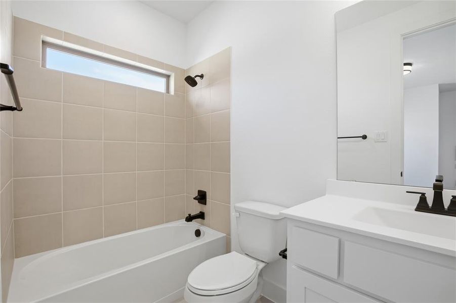 Furnished interior view inside a new home in Talon Hills, Fort Worth (Image 18).