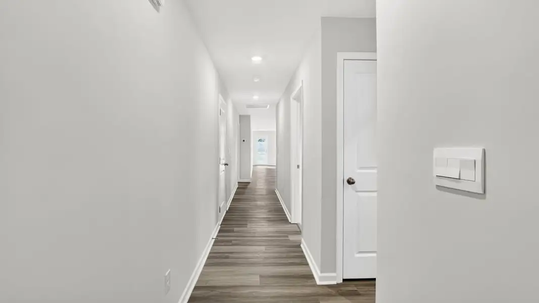 Spacious, unfurnished interior of a new home in Varner Station, Woodruff (Image 14).