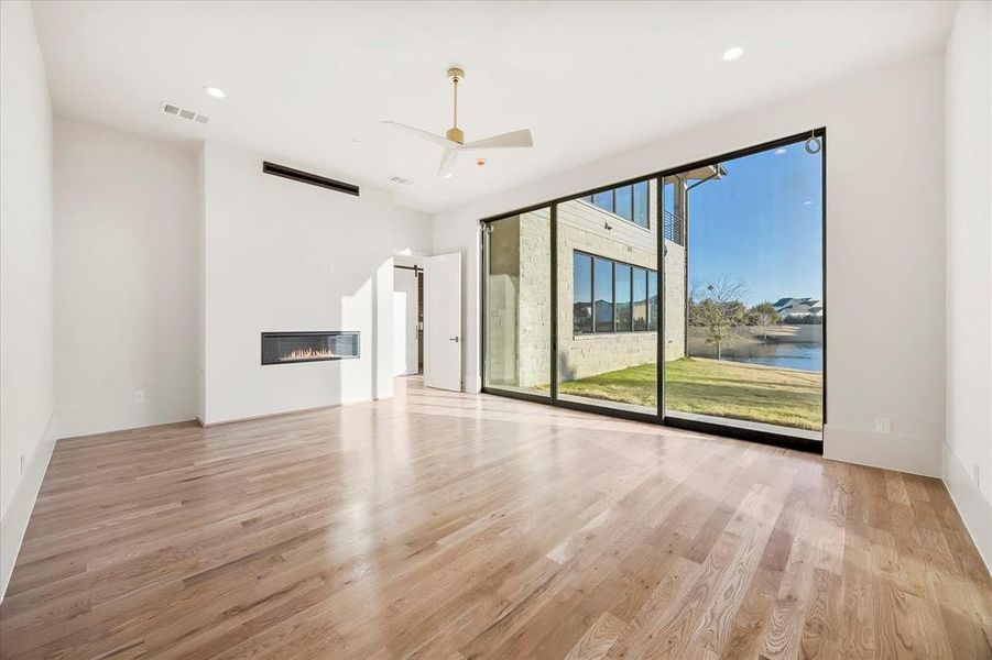 Spacious, unfurnished interior of a new home in , Heath (Image 20).