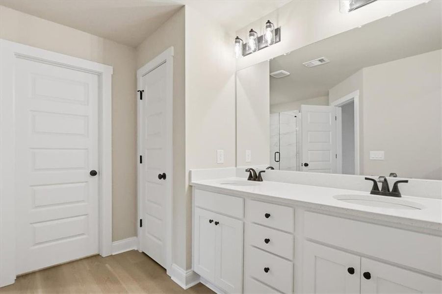 Furnished interior view inside a new home in , Hartwell (Image 11).