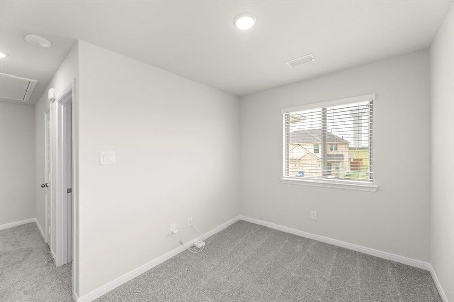 13_1076 Happy Holly - Loft