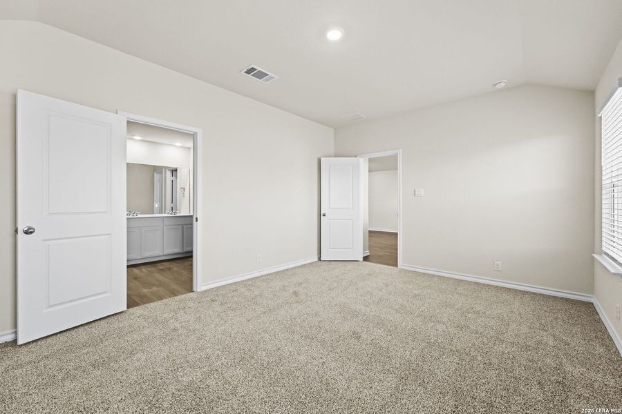 Spacious, unfurnished interior of a new home in Brookstone Creek, San Antonio (Image 20).