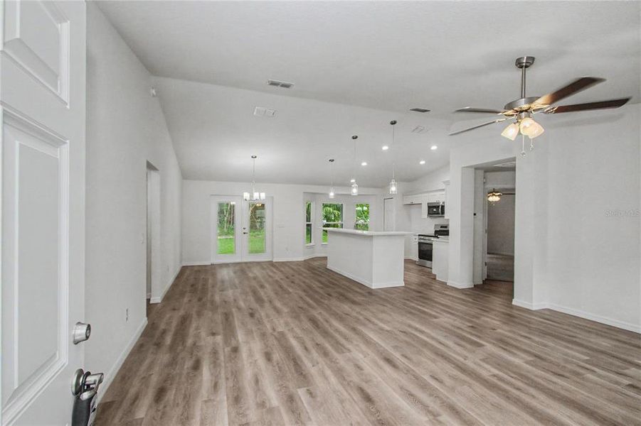 Spacious, unfurnished interior of a new home in , Summerfield (Image 16).