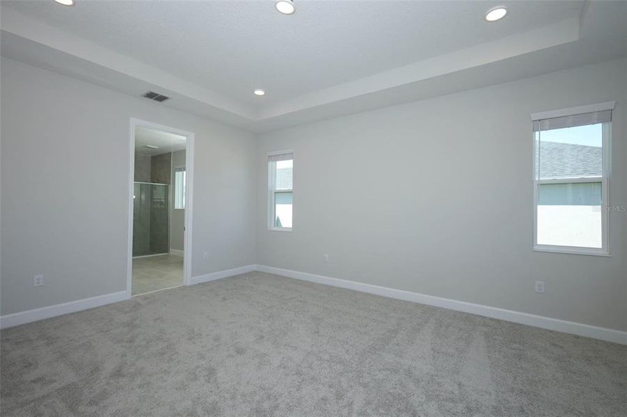 Spacious, unfurnished interior of a new home in Wolf Lake Ranch, Apopka (Image 36).