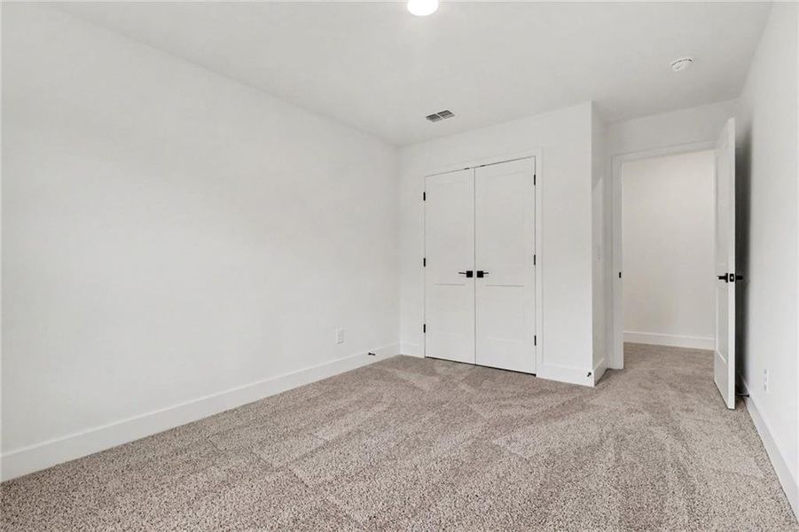 Spacious, unfurnished interior of a new home in Thunder Ridge, Dawsonville (Image 47).