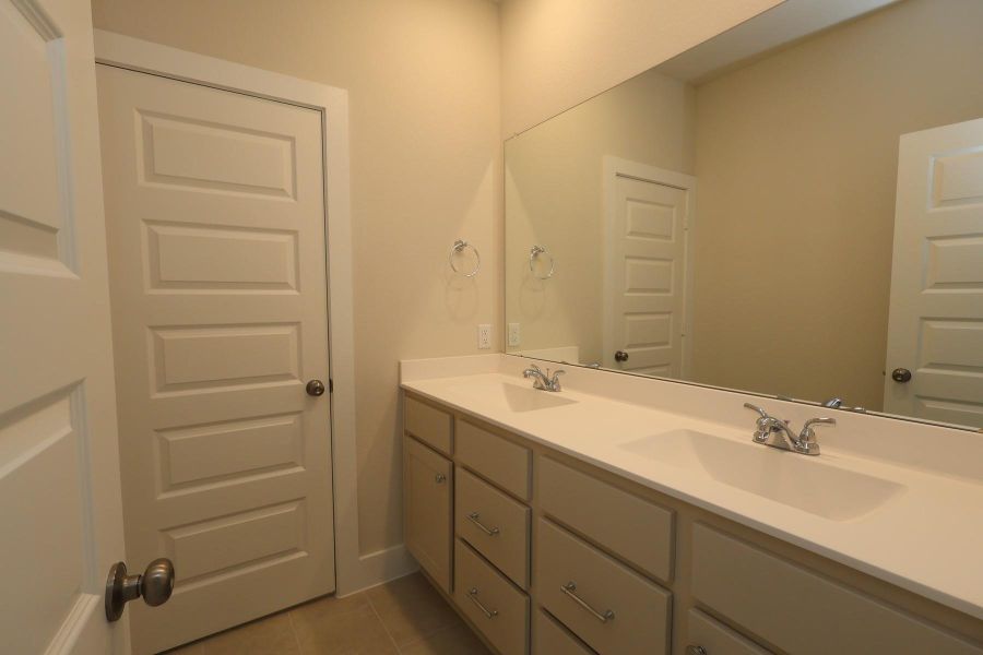 Furnished interior view inside a new home in Clopton Farms, Montgomery (Image 5).