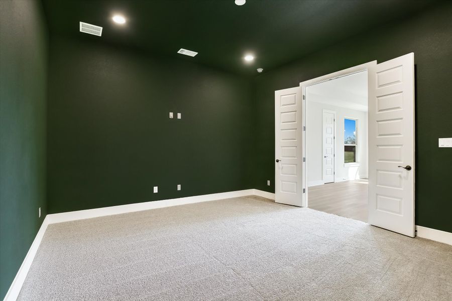 Representative unfurnished interior of a home built from the Avalon by Giddens Homes in Scofield Farms Estates, Georgetown (Image 216).