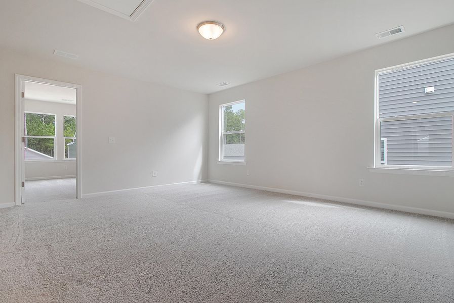 Spacious, unfurnished interior of a new home in Watson Hill, Summerville (Image 29).