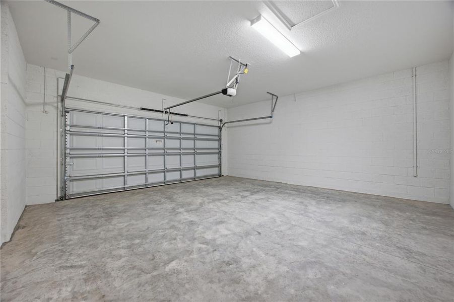 Spacious, unfurnished interior of a new home in , Okahumpka (Image 17).