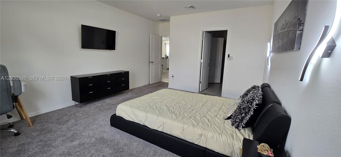 Furnished interior view inside a new home in Hammock Reserve, Haines City (Image 39).
