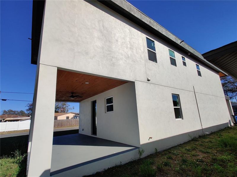 Exterior details and patio area of a home in , Tampa (Image 20).