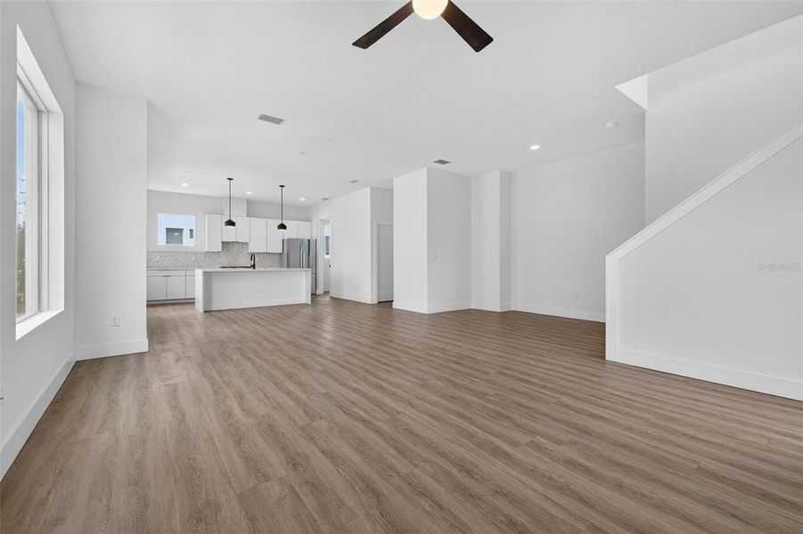 Spacious, unfurnished interior of a new home in , St. Petersburg (Image 31).