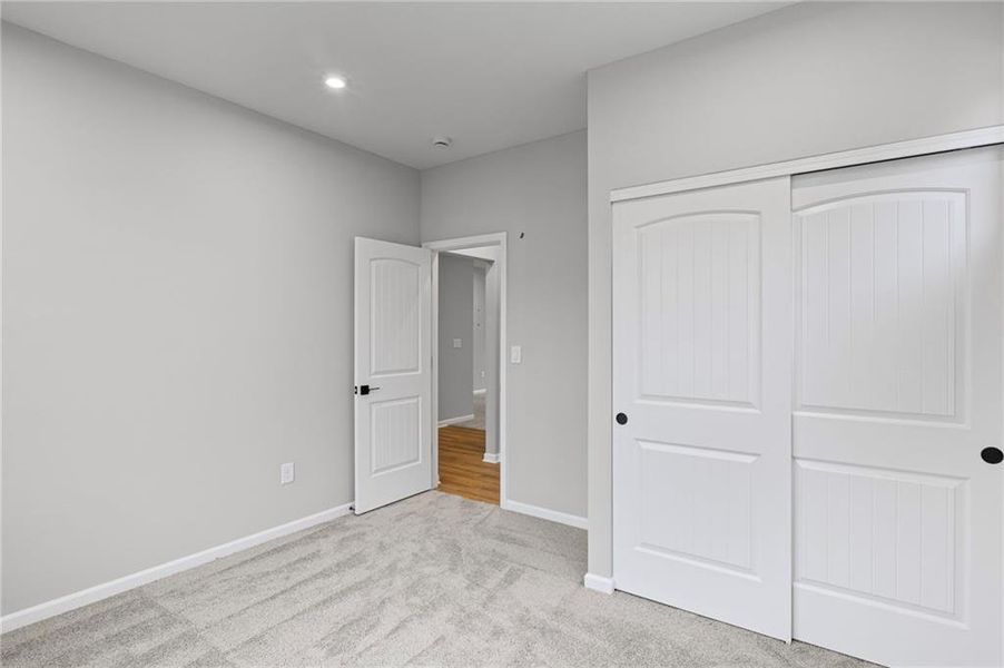 Spacious, unfurnished interior of a new home in Laurel Farms, Dallas (Image 18). Spacious, unfurnished interior of a new home in Laurel Farms, Dallas (Image 18).
