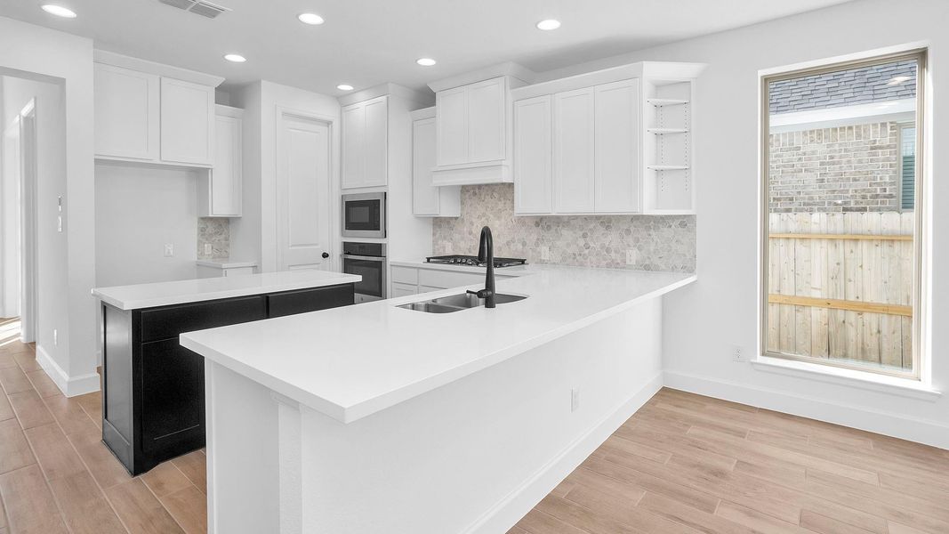 Furnished interior view inside a new home in Escondido 45', Magnolia (Image 5).