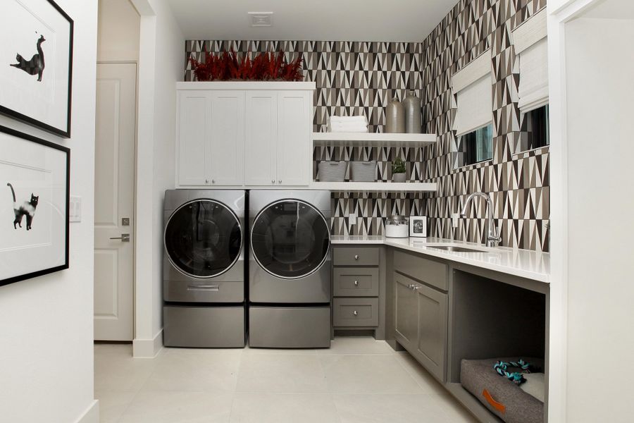 The Lynmar II Laundry Room