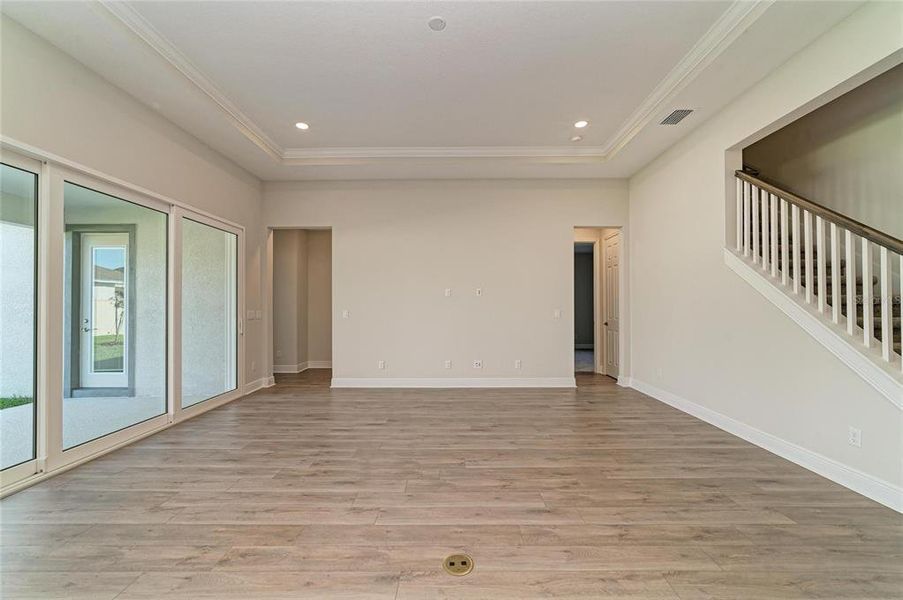 Spacious, unfurnished interior of a new home in Pasadena Woods, Wesley Chapel (Image 32).