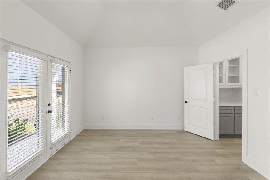 05. 2391 Bell - Dining 05. 2391 Bell - Dining