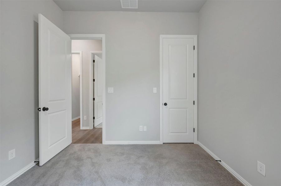 Spacious, unfurnished interior of a new home in Heritage, Dripping Springs (Image 27).