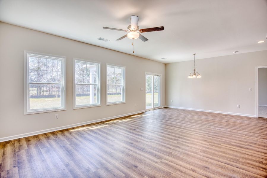 Julie II Living 3 Julie II Living 3