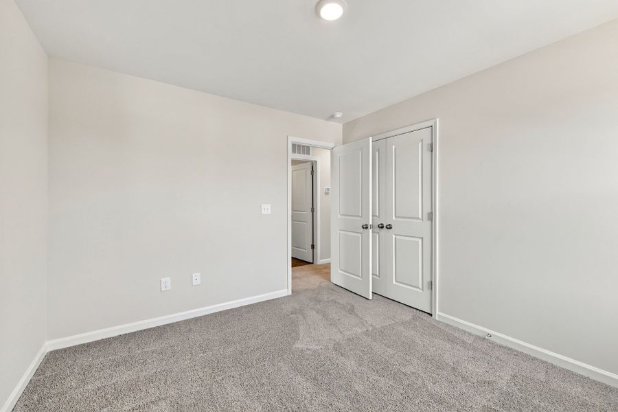 Spacious, unfurnished interior of a new home in Neill's Pointe, Angier (Image 34).