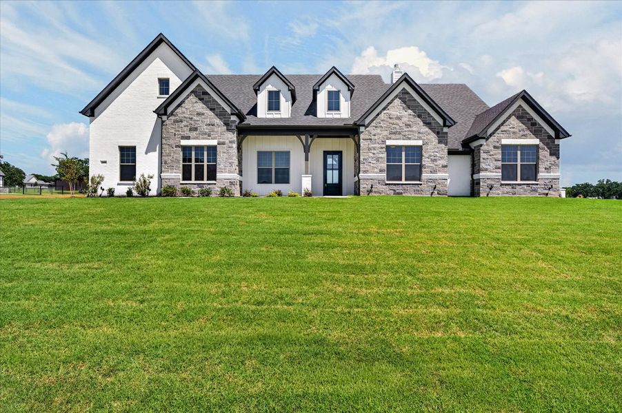 Representative exterior photo of a completed home built from the The Braden II by Doug Parr Custom Homes in Kessler Farms, Weatherford, TX (Image 33).