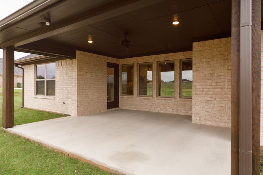 Representative exterior details of a home built from the The Carter by Doug Parr Custom Homes in Honeysuckle Ranch, Paradise (Image 2). Representative exterior details of a home built from the The Carter by Doug Parr Custom Homes in Honeysuckle Ranch, Paradise (Image 2).