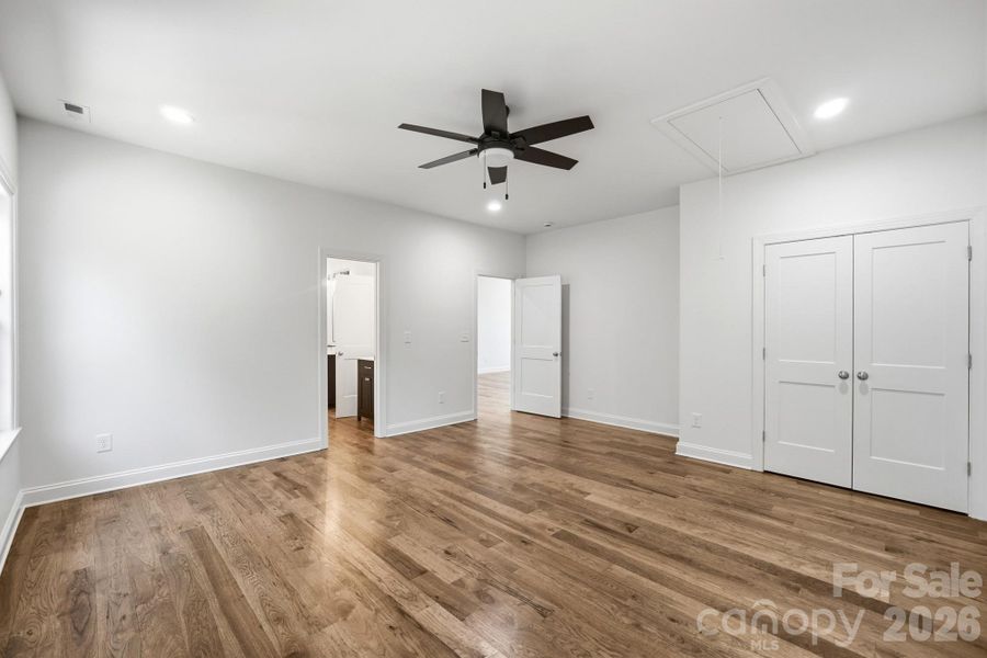 Spacious, unfurnished interior of a new home in , Monroe (Image 39).