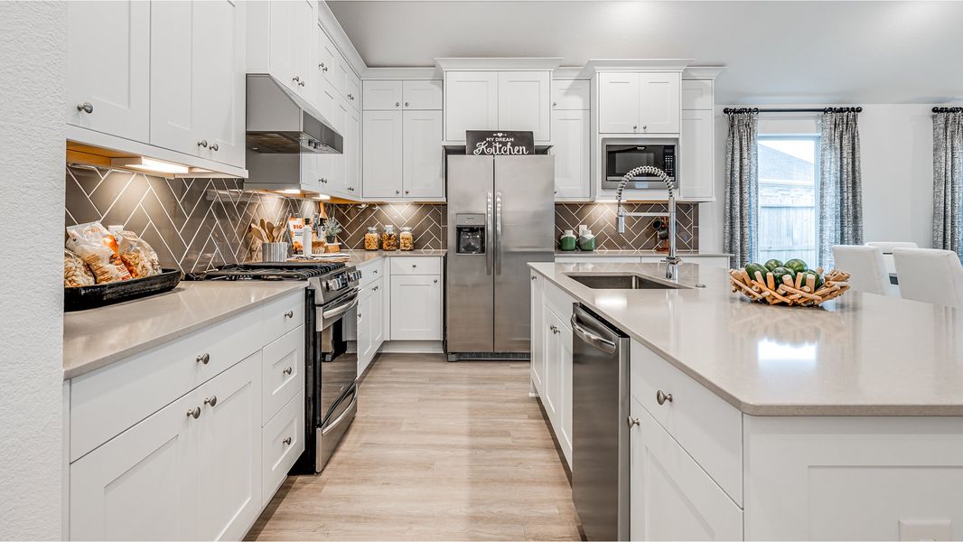 3534 Dashwood Kitchen 2of9 F1