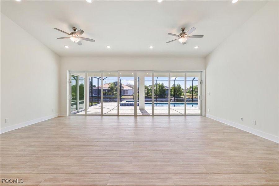 Spacious, unfurnished interior of a new home in Cape Coral, Cape Coral (Image 21).