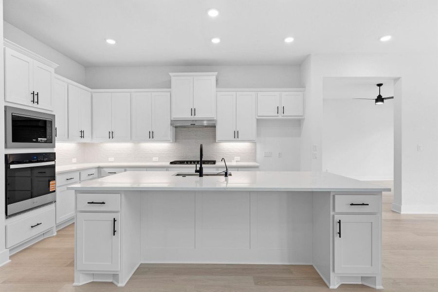 Gorgeous Open Concept Kitchen