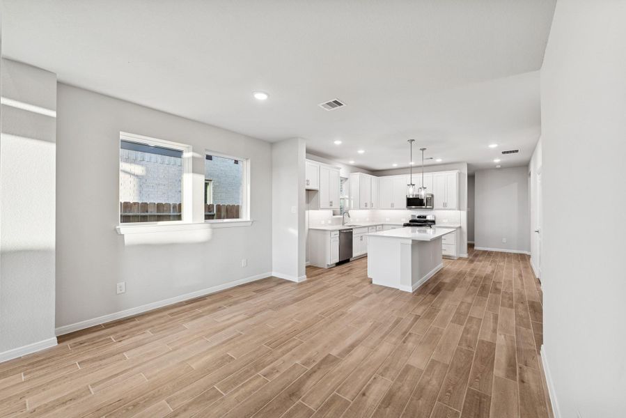 Spacious, unfurnished interior of a new home in The Grand Prairie 40’, Hockley (Image 16). Spacious, unfurnished interior of a new home in The Grand Prairie 40’, Hockley (Image 16).