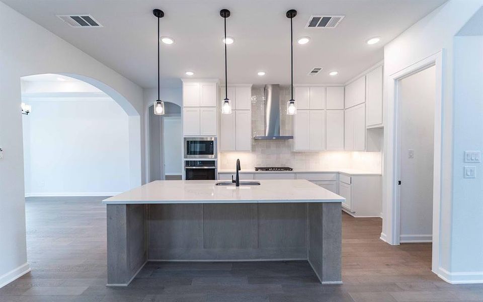 Furnished interior view inside a new home in Heath Golf & Yacht Club, Forney (Image 10).