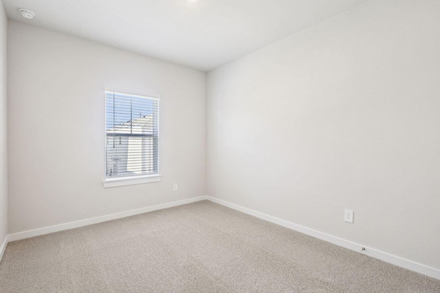 Spacious, unfurnished interior of a new home in , Kemah (Image 25).