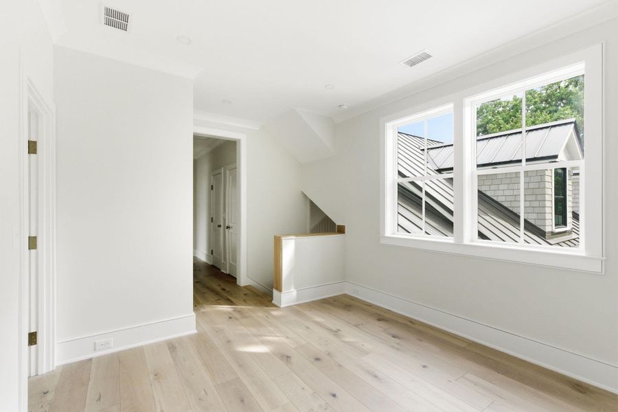 Spacious, unfurnished interior of a new home in , Mount Pleasant (Image 27).