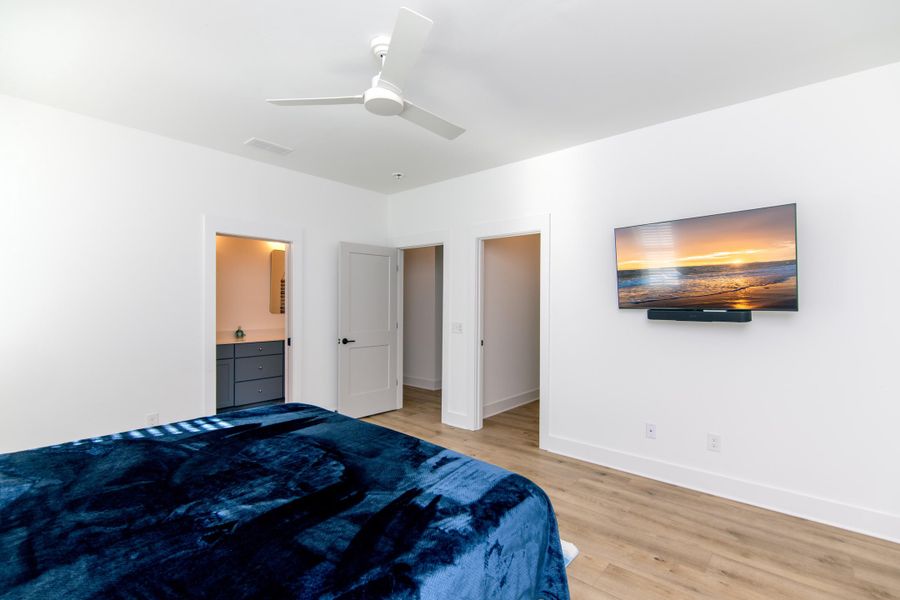 Image 40 of a home in .