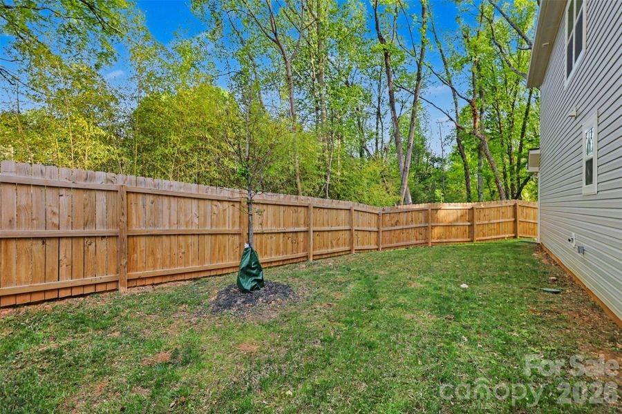Exterior details and patio area of a home in , Charlotte (Image 3).