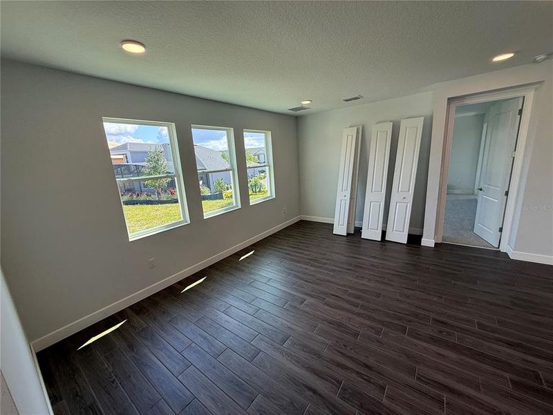 Spacious, unfurnished interior of a new home in Emerson Pointe, Apopka (Image 53).