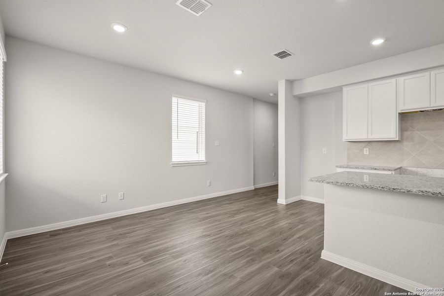 Spacious, unfurnished interior of a new home in Melissa Ranch, San Antonio (Image 21). Spacious, unfurnished interior of a new home in Melissa Ranch, San Antonio (Image 21).