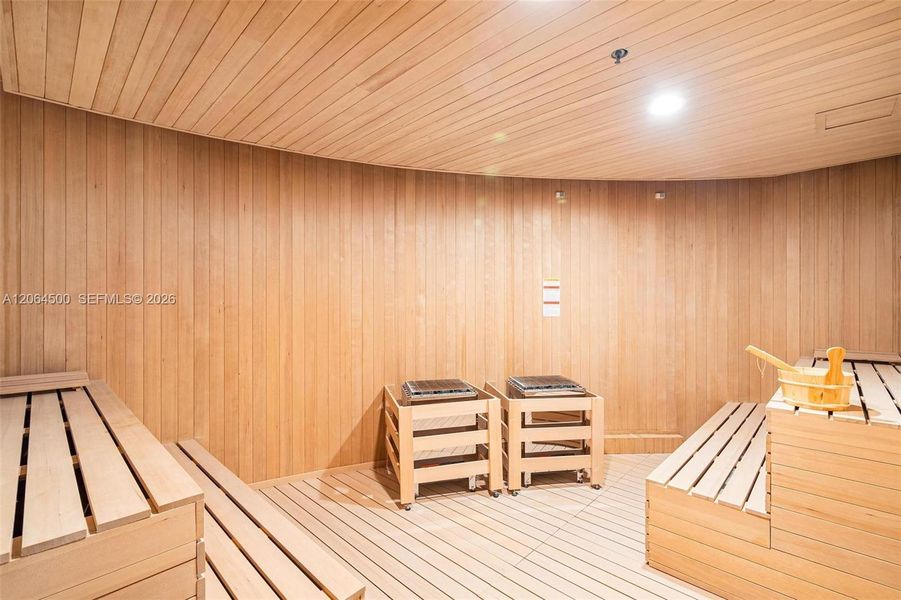 Floor 53-Sauna. Floor 53-Sauna.