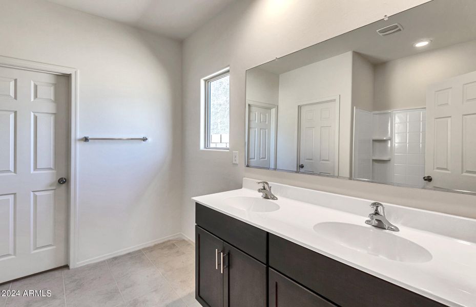 16 - Owner Bathroom